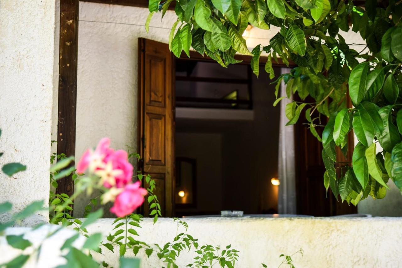 Amalia Apartments Кукунарис Экстерьер фото