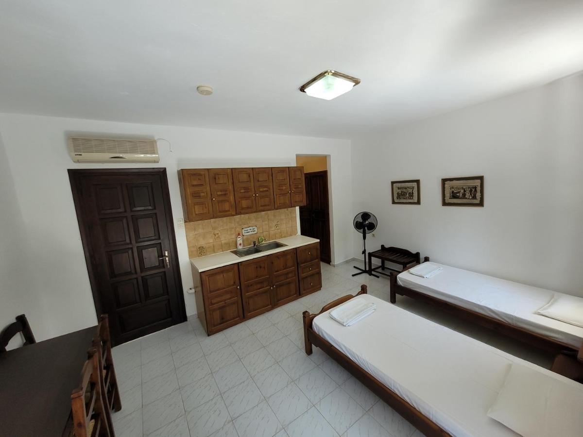 Amalia Apartments Кукунарис Экстерьер фото