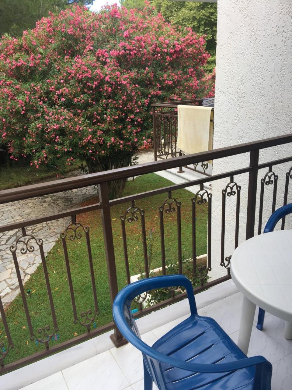 Amalia Apartments Кукунарис Экстерьер фото